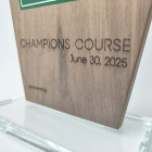 Holz Trophäe Natural Glass Detailansicht Gravur - Awards