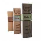 Holz Trophäe quadratisch aus Nussholz oder Buchenholz mit Druck oder Gravur - Awards