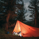 Outdoor-Taschenlampe Antelao Ansicht im Gebrauch - Schwarzwolf Outdoor Werbemittel
