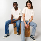 T-Shirt Re-Creator in RE-Navy - recyceltes Unisex T-Shirt getragen von 2 Models - Marke Stanley Stella - Werbemittel